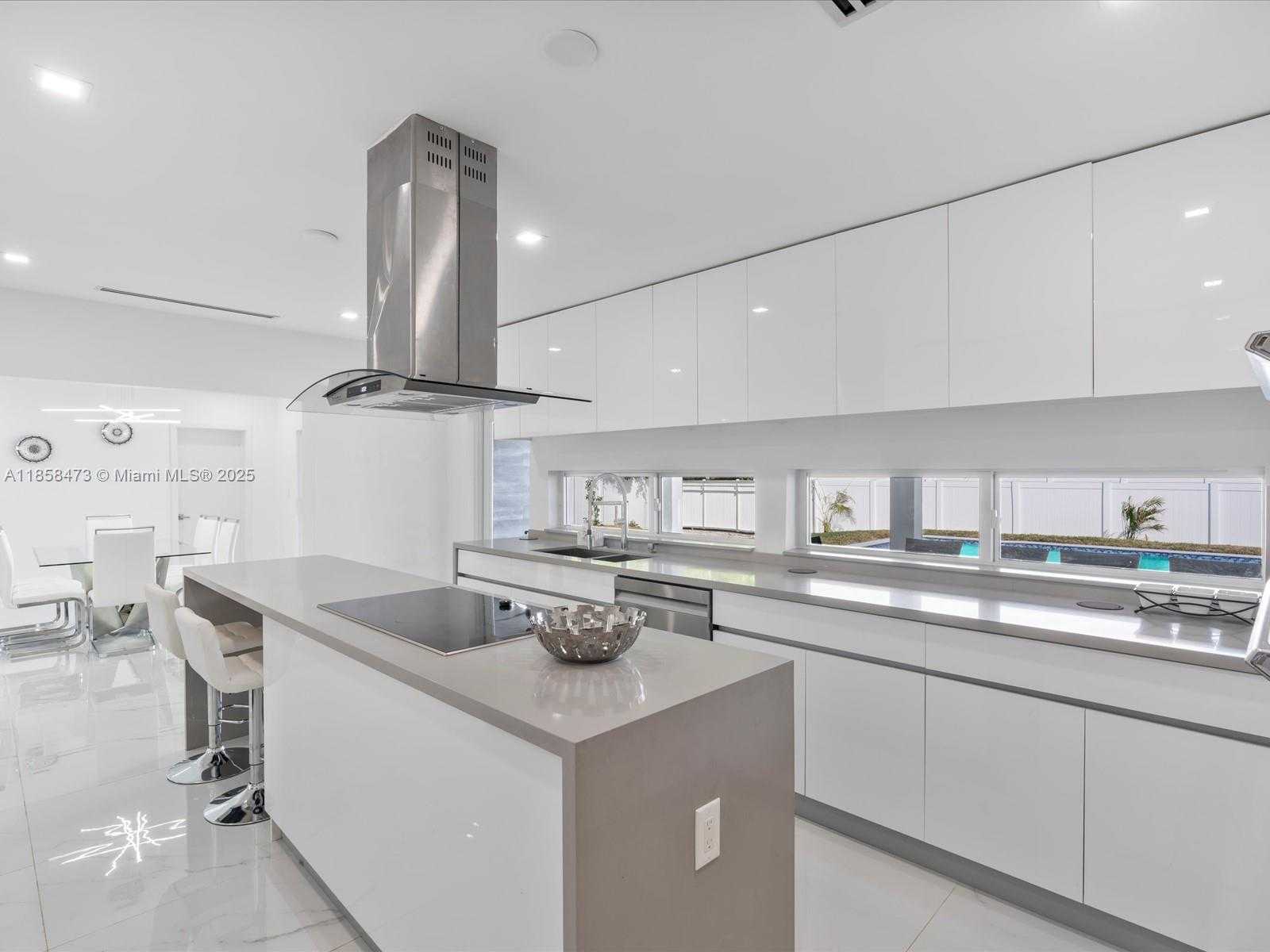 Small Image of 4901 SOUTH GRANT ST, Hollywood Number 6