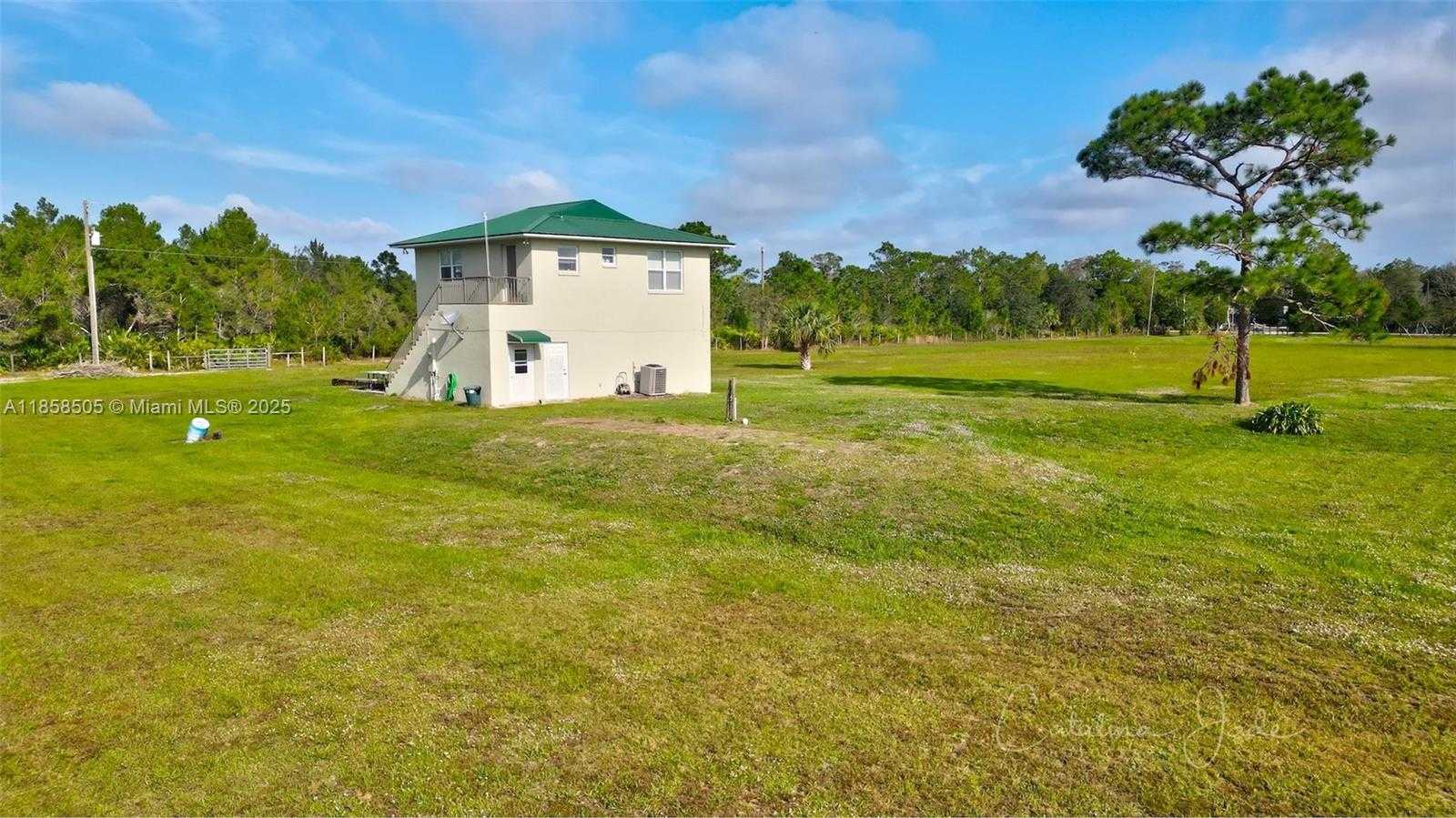Small Image of 34955 NORTH EAST 4TH DR, Okeechobee Number 14