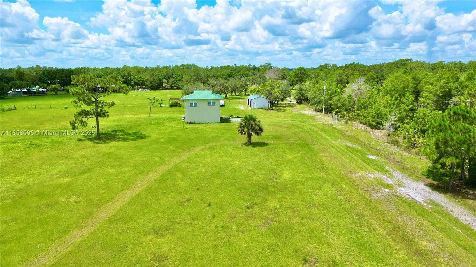 Small Image of 34955 NORTH EAST 4TH DR, Okeechobee Number 18