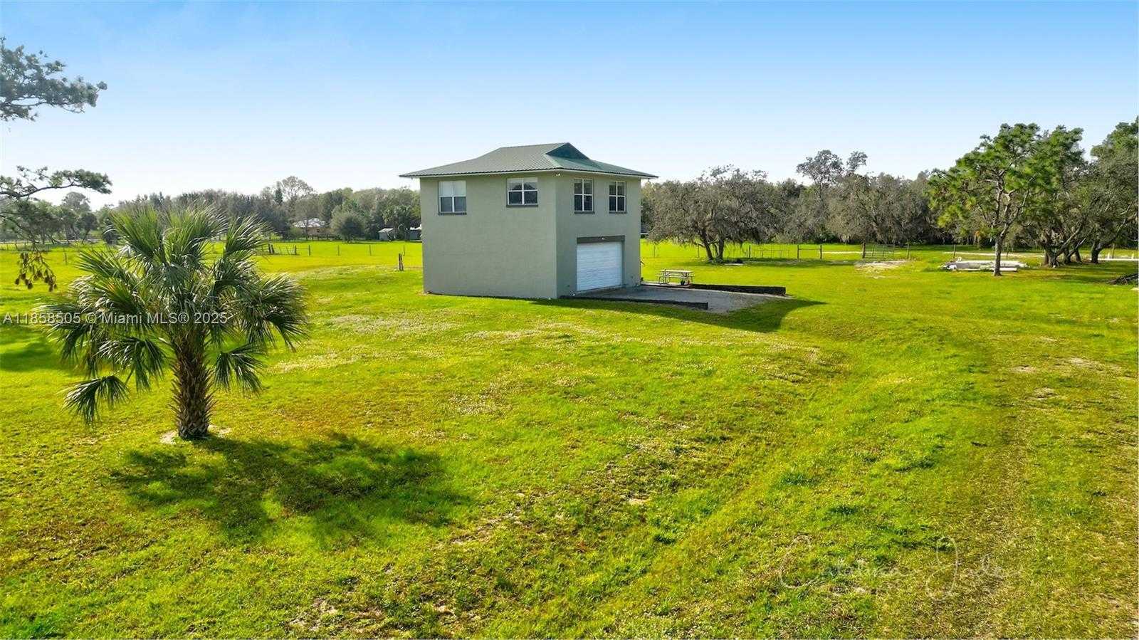 Small Image of 34955 NORTH EAST 4TH DR, Okeechobee Number 23