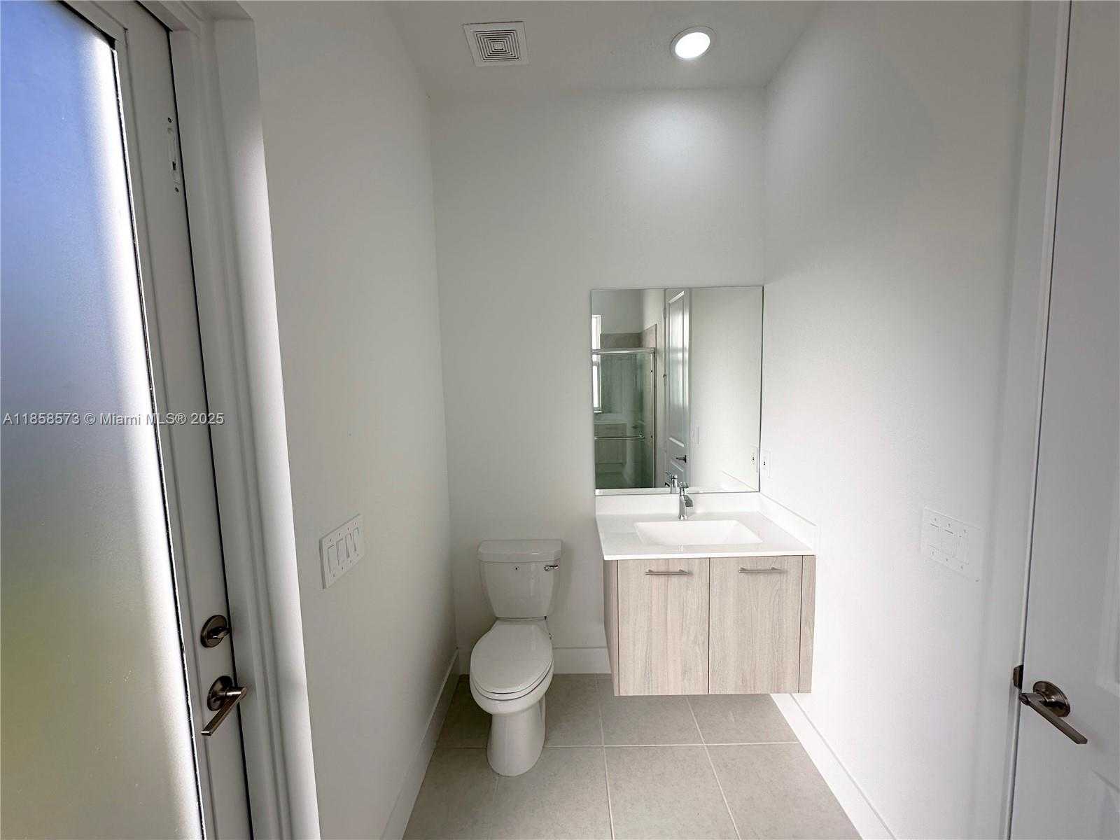 Small Image of 12336 SOUTH WEST 43RD CT, Davie Number 13