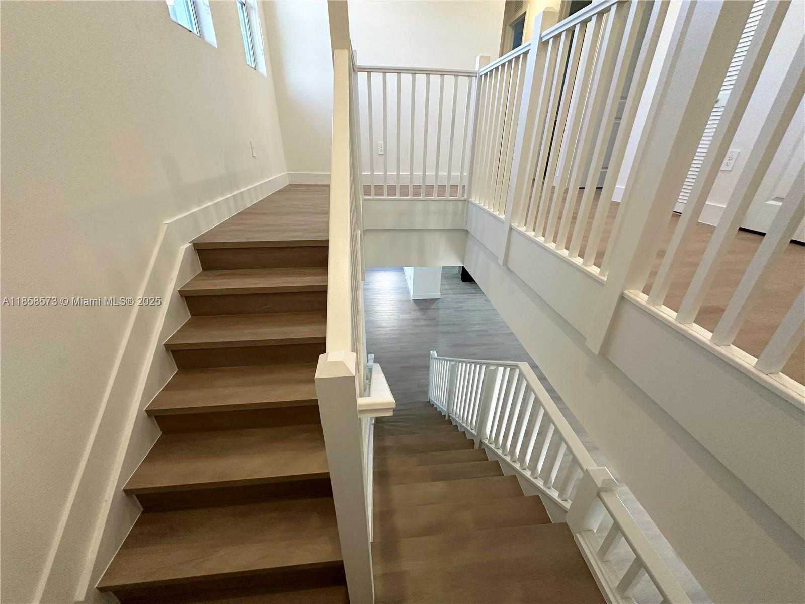 Small Image of 12336 SOUTH WEST 43RD CT, Davie Number 14