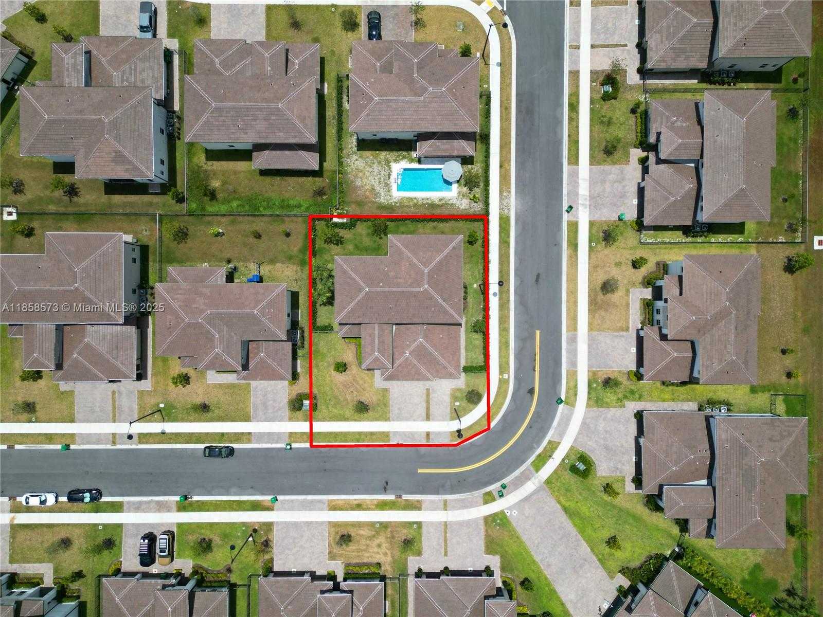 Small Image of 12336 SOUTH WEST 43RD CT, Davie Number 34