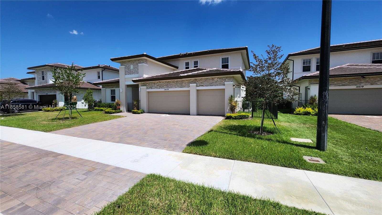 Small Image of 12239 SOUTH WEST 43RD ST, Davie Number 2
