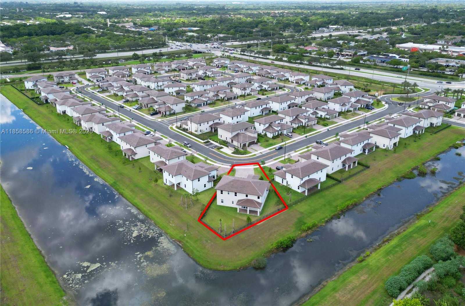 Small Image of 12209 SOUTH WEST 43RD ST, Davie Number 30