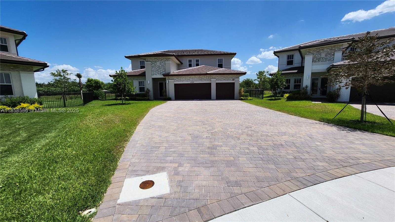 Small Image of 12209 SOUTH WEST 43RD ST, Davie Number 31
