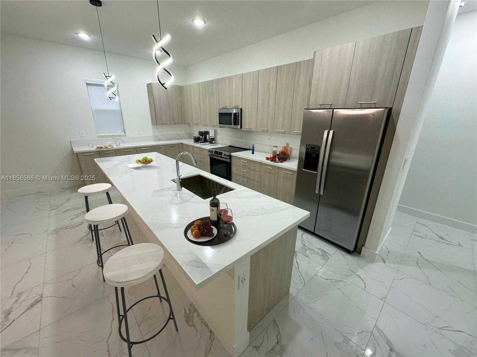 Small Image of 12209 SOUTH WEST 43RD ST, Davie Number 7