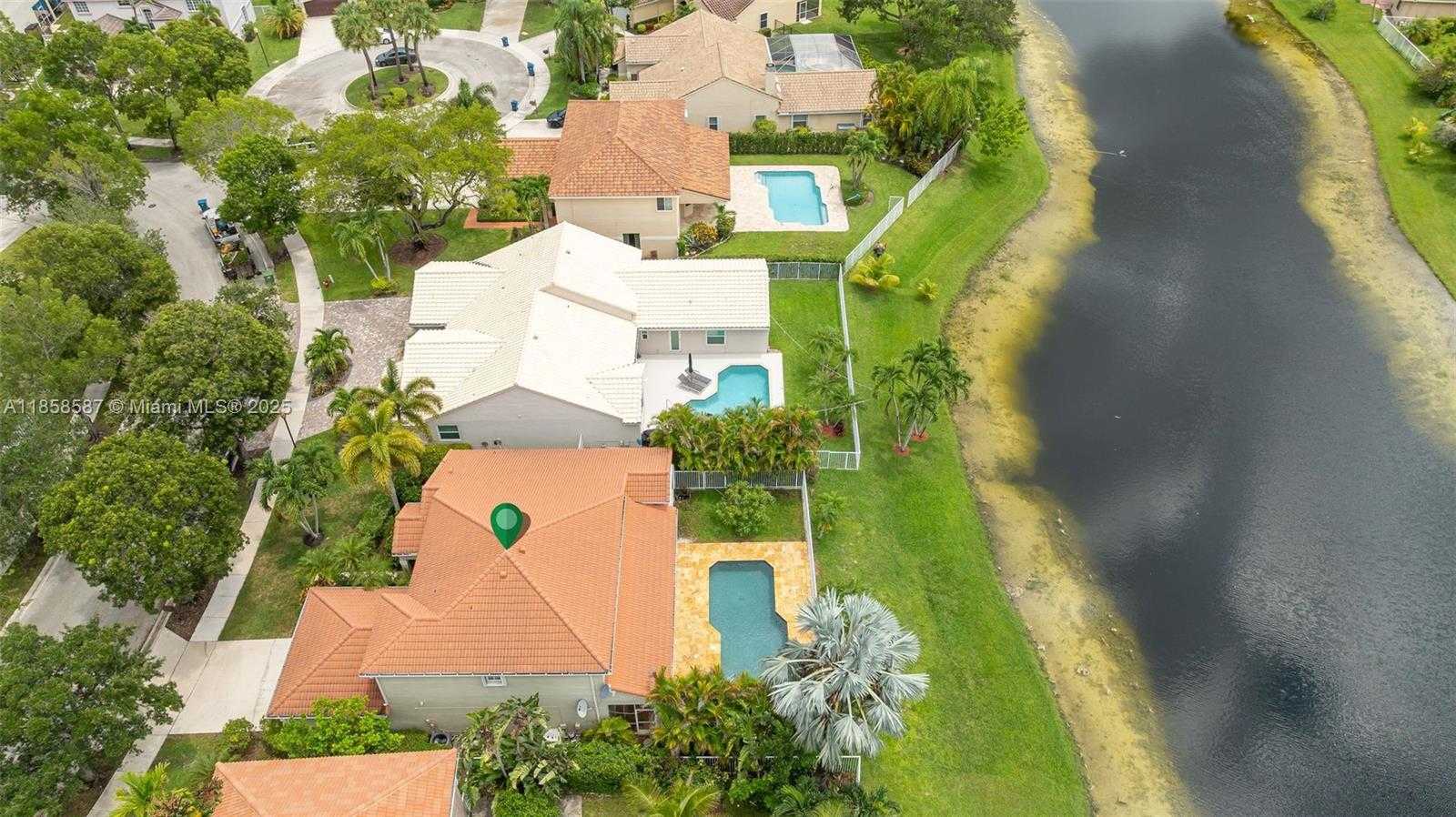 Small Image of 720 VERONA LAKE DR, Weston Number 27