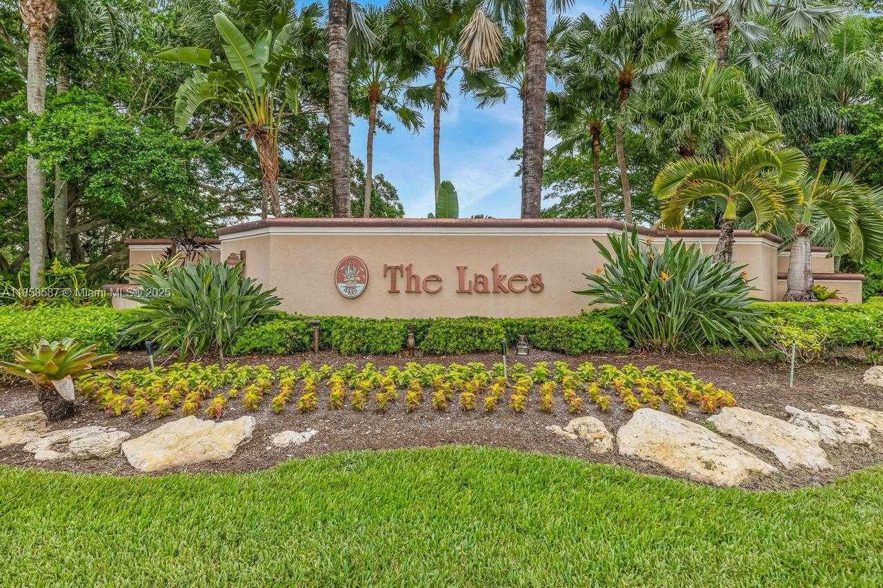 Small Image of 720 VERONA LAKE DR, Weston Number 31