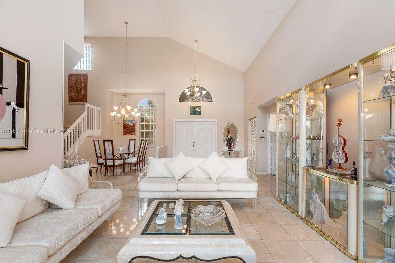 Small Image of 720 VERONA LAKE DR, Weston Number 4