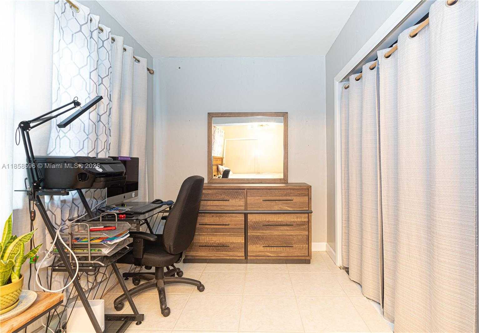 Small Image of 921 NORTH 31ST CT, Hollywood Number 19
