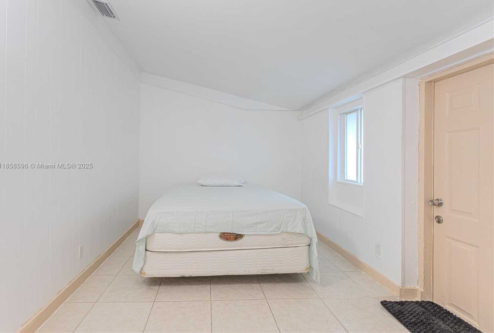Small Image of 921 NORTH 31ST CT, Hollywood Number 21