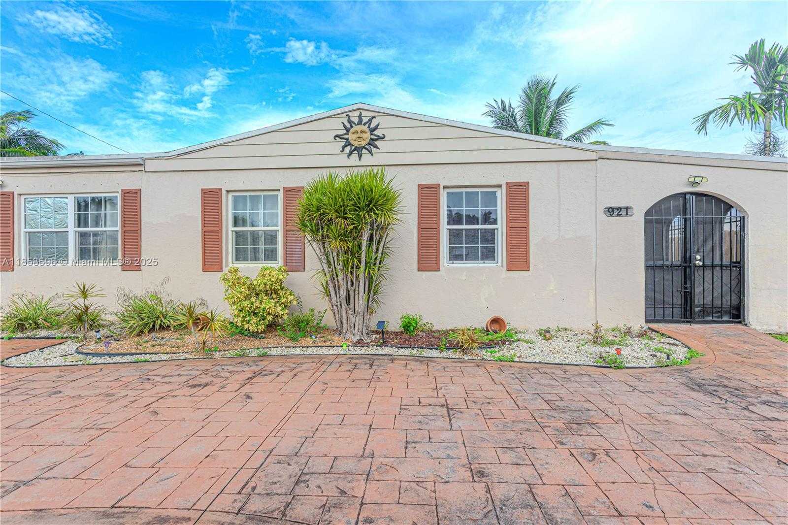 Small Image of 921 NORTH 31ST CT, Hollywood Number 3