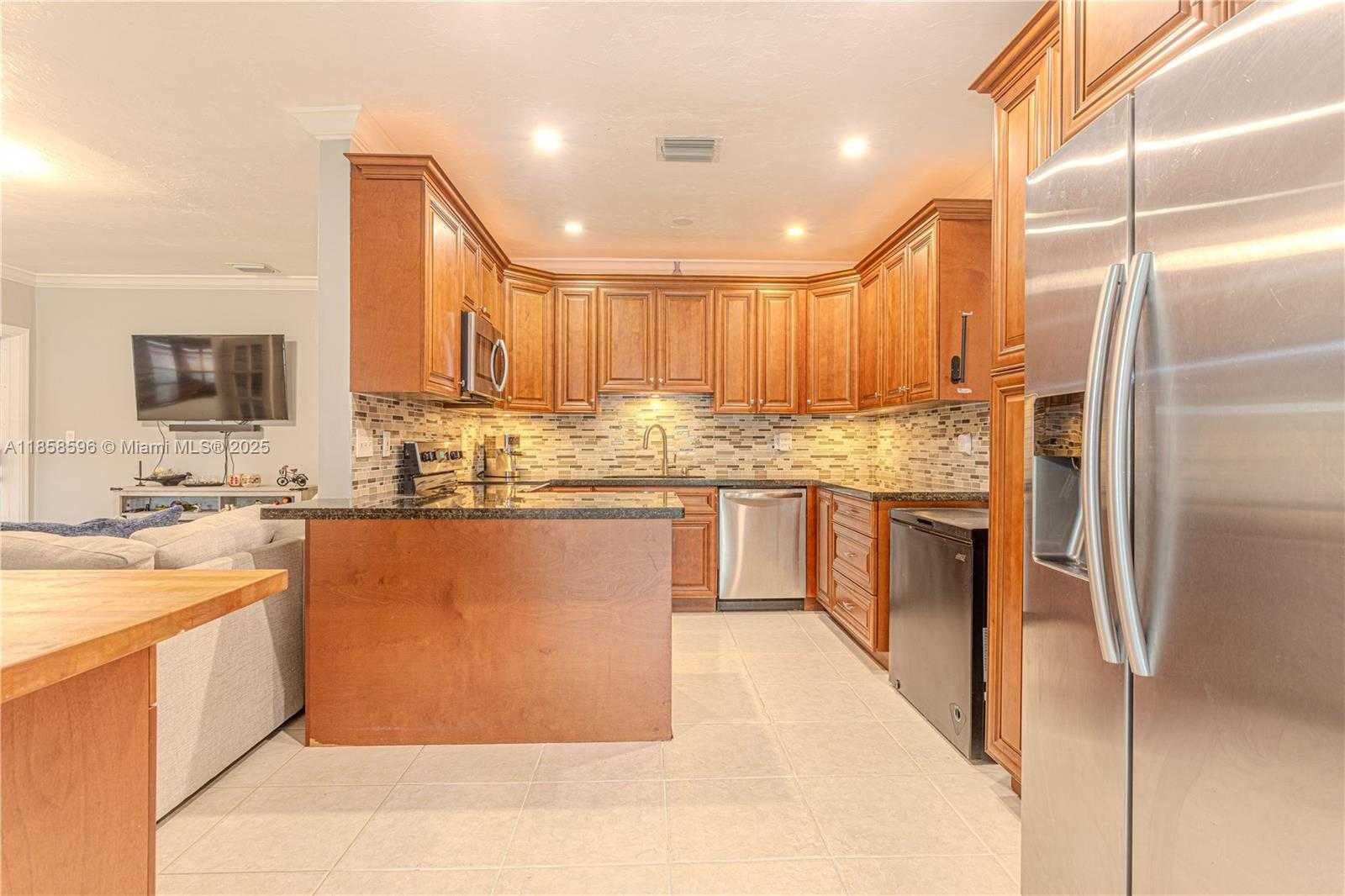 Small Image of 921 NORTH 31ST CT, Hollywood Number 30