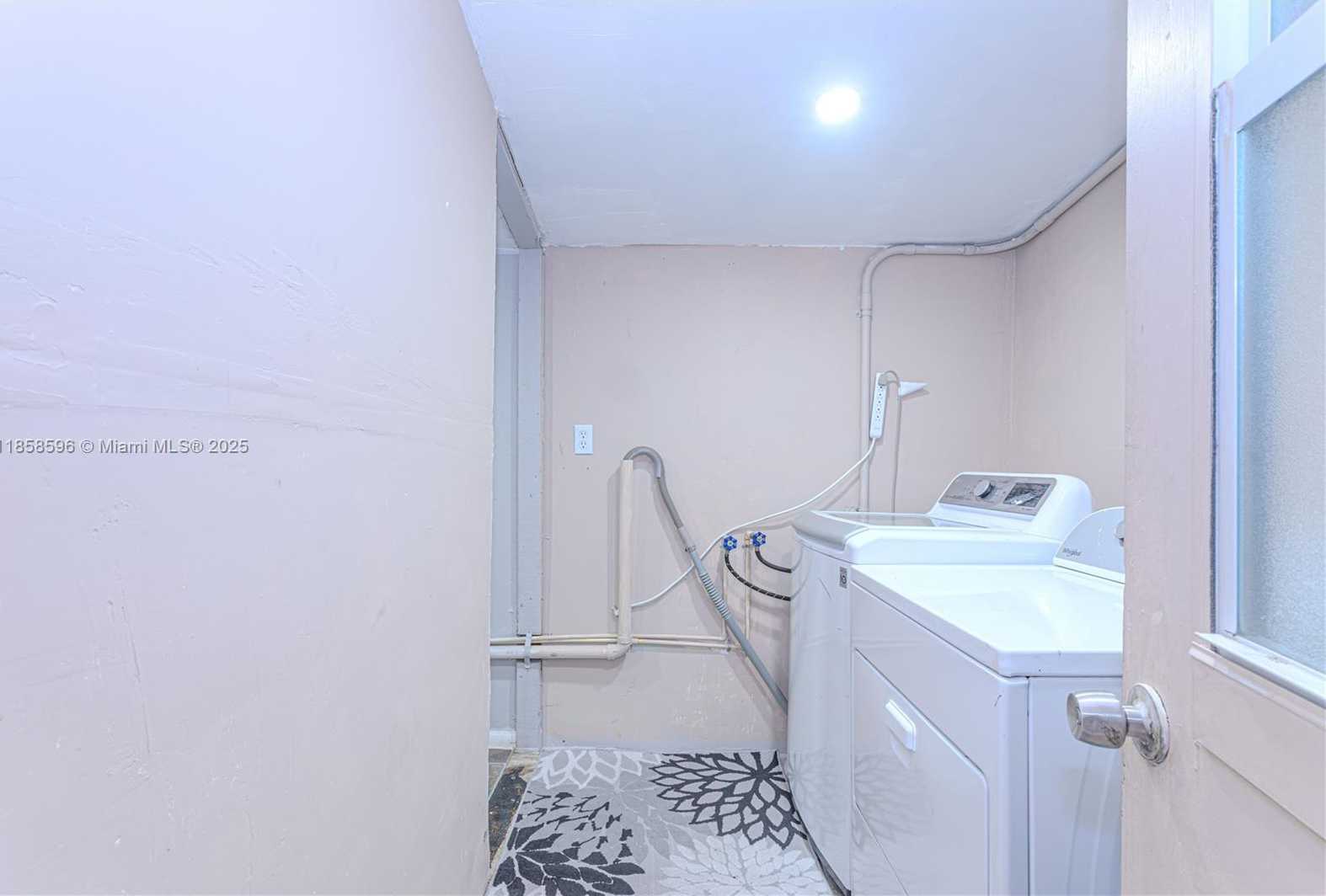 Small Image of 921 NORTH 31ST CT, Hollywood Number 33