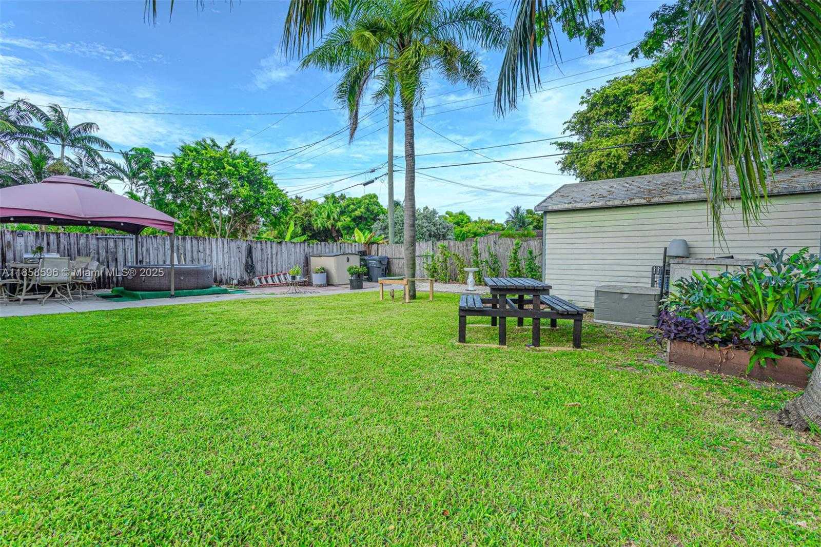 Small Image of 921 NORTH 31ST CT, Hollywood Number 38