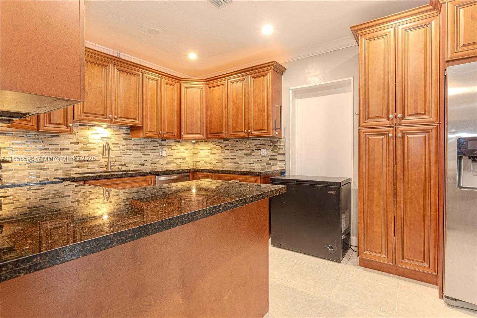 Small Image of 921 NORTH 31ST CT, Hollywood Number 41