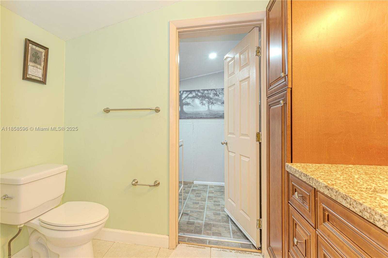 Small Image of 921 NORTH 31ST CT, Hollywood Number 5