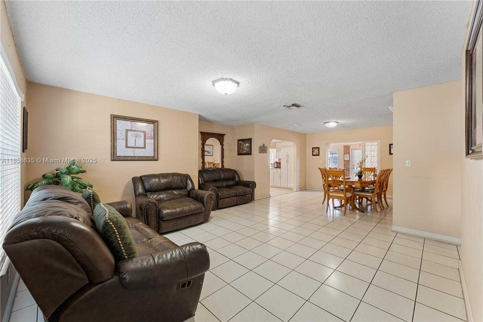Small Image of 8100 SOUTH WEST 95TH CT, Miami Number 4