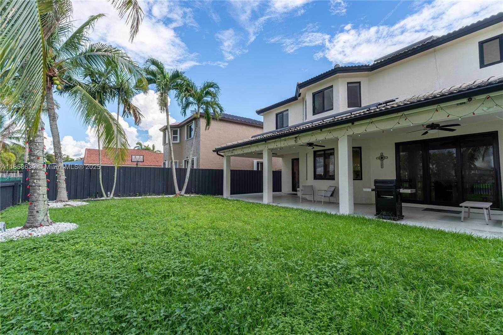 Small Image of 16258 SOUTH WEST 68TH TER, Miami Number 16