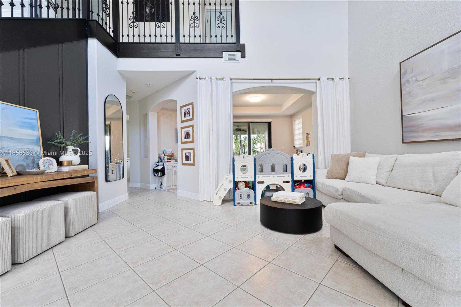 Small Image of 16258 SOUTH WEST 68TH TER, Miami Number 5