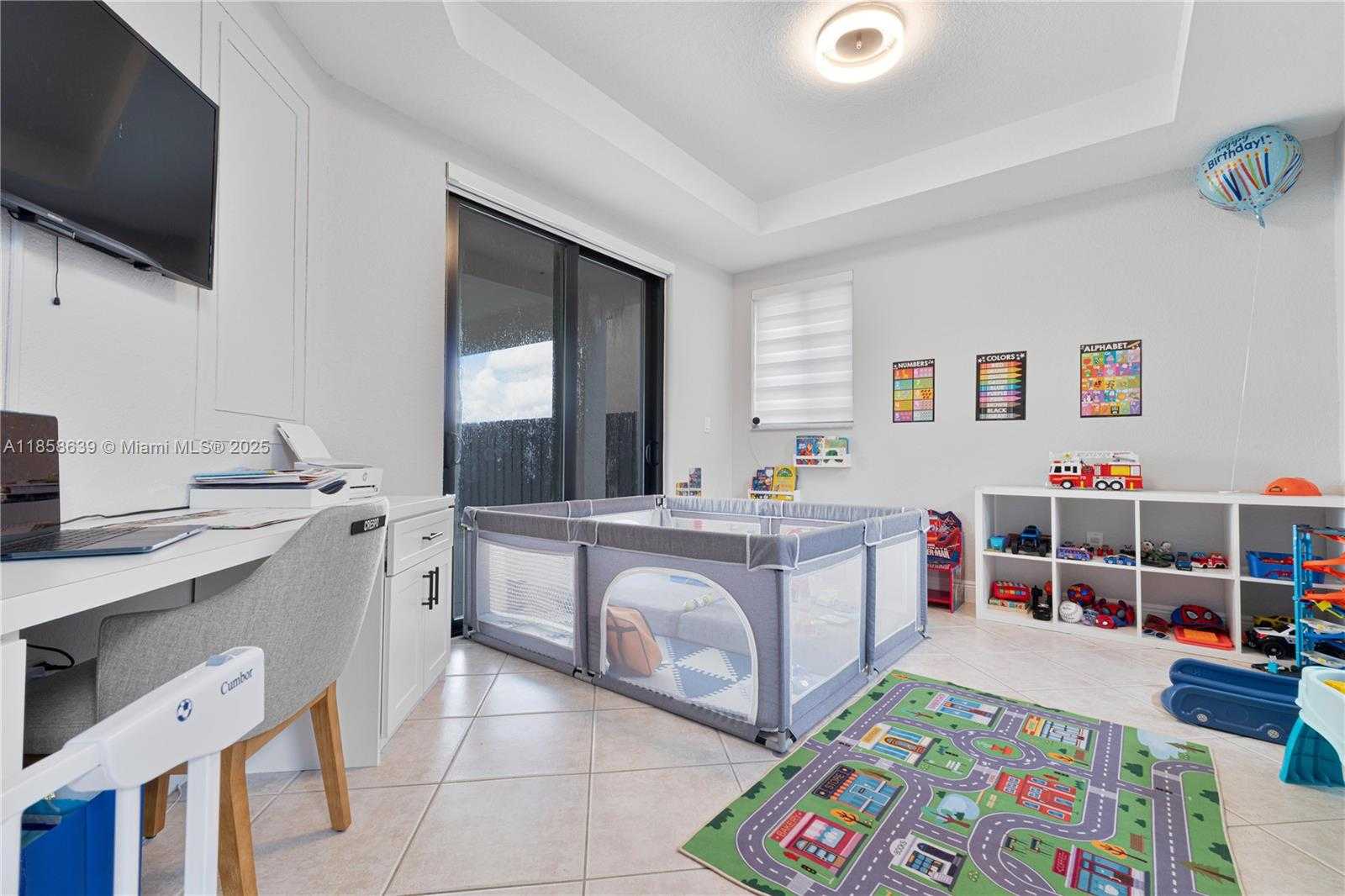 Small Image of 16258 SOUTH WEST 68TH TER, Miami Number 6