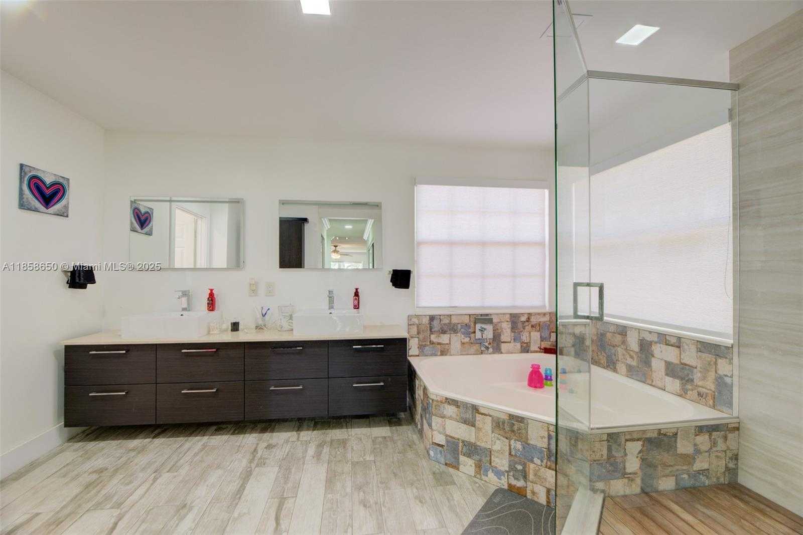 Small Image of 18196 SOUTH WEST 29TH ST, Miramar Number 32