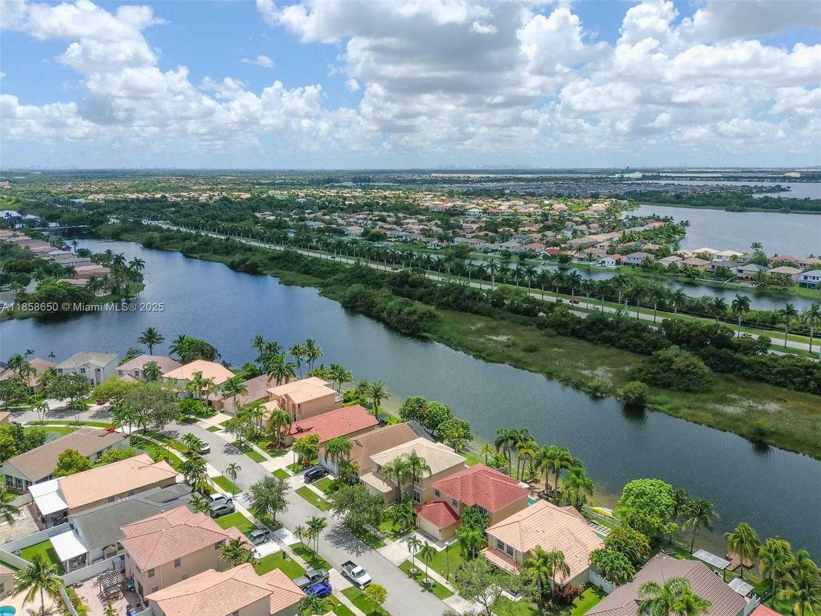 Small Image of 18196 SOUTH WEST 29TH ST, Miramar Number 7