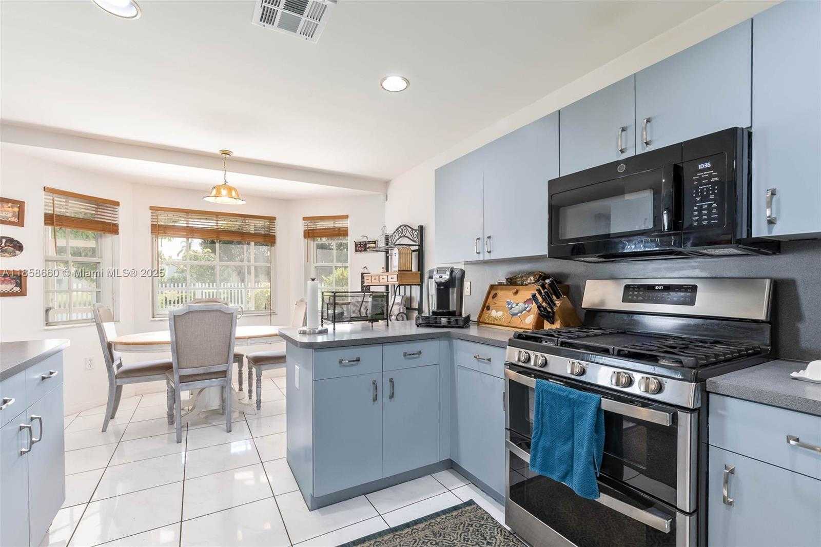 Small Image of 161 GRANADA AVE, Weston Number 15