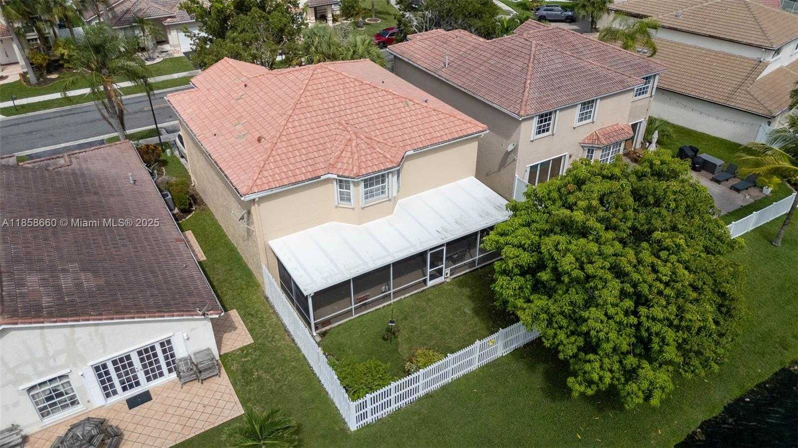 Small Image of 161 GRANADA AVE, Weston Number 35
