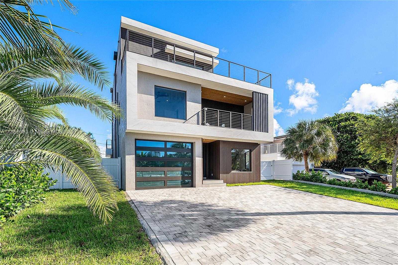 Small Image of 3225 CANAL DR, Pompano Beach Number 2