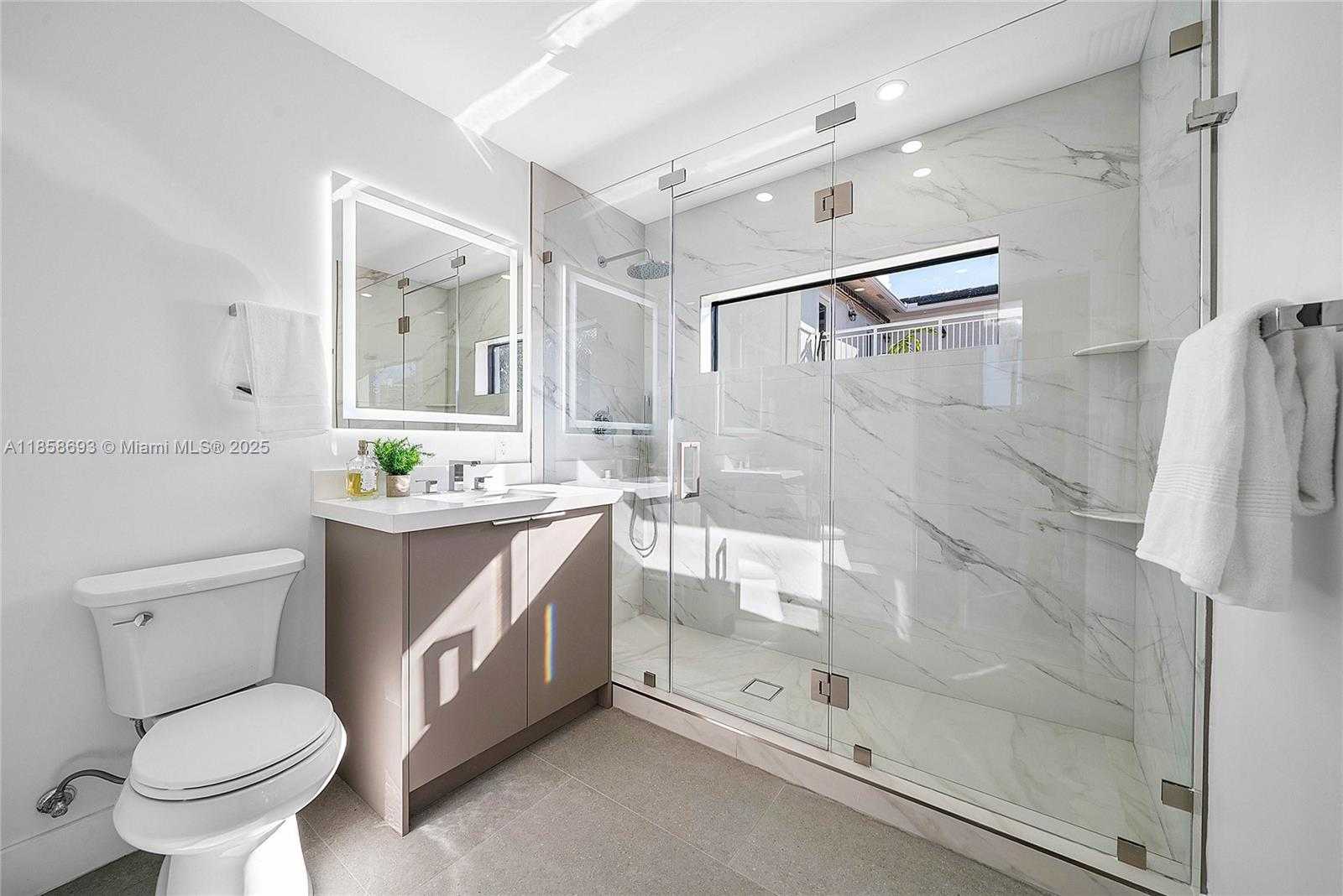 Small Image of 3225 CANAL DR, Pompano Beach Number 20