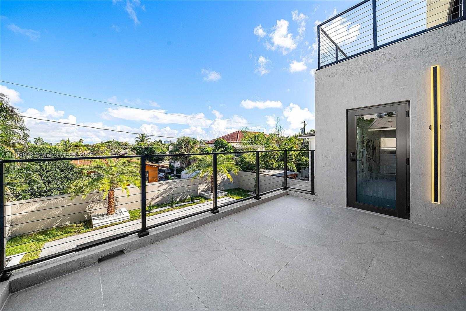 Small Image of 3225 CANAL DR, Pompano Beach Number 26