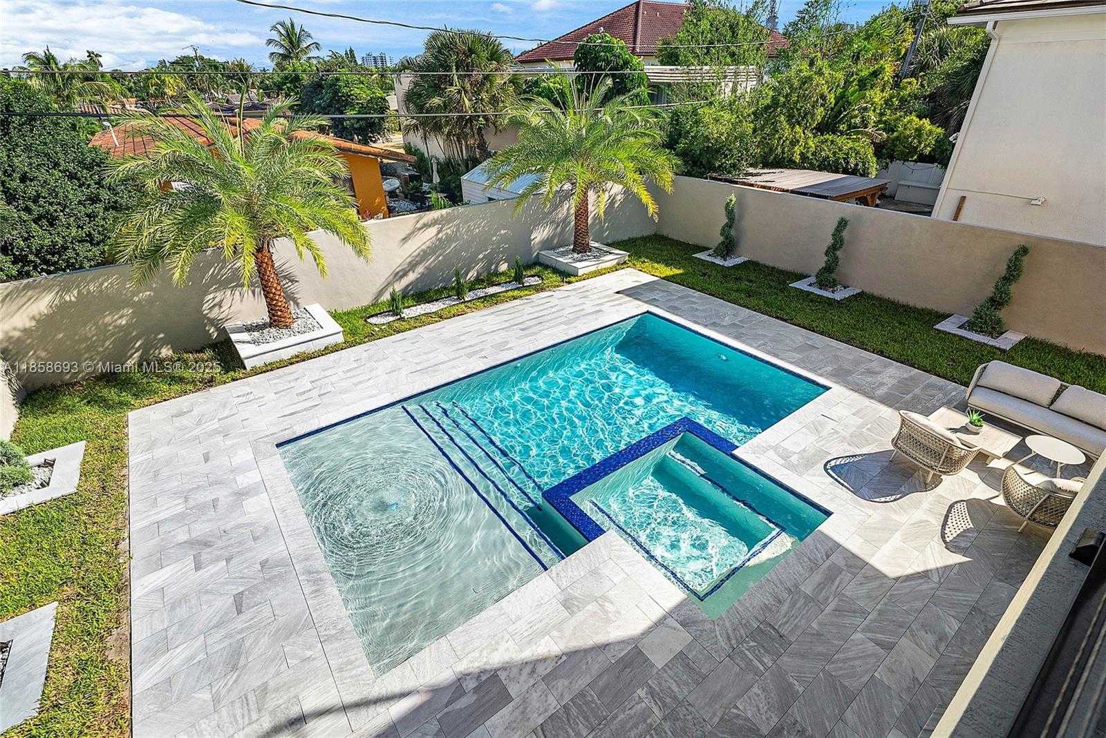 Small Image of 3225 CANAL DR, Pompano Beach Number 27