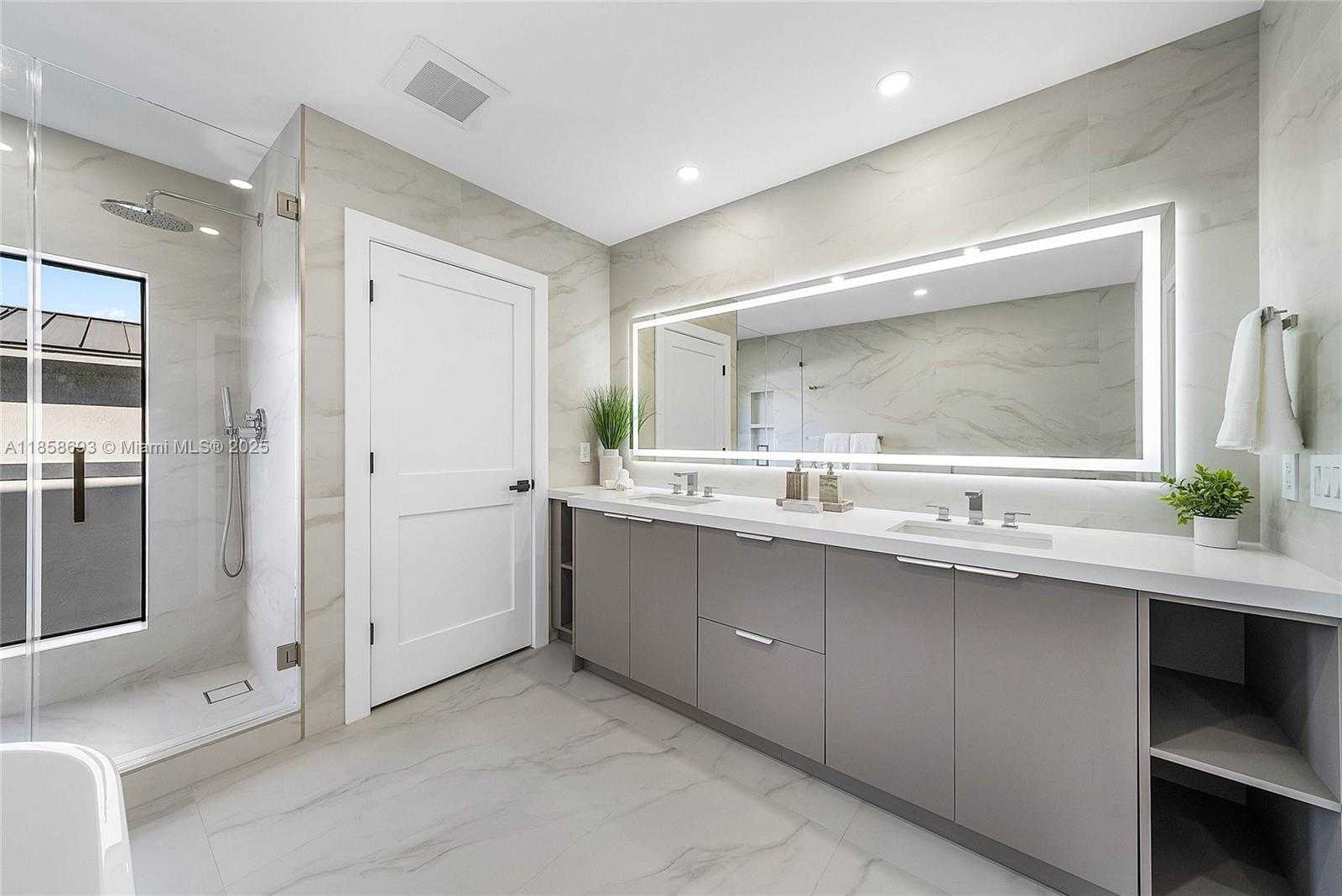 Small Image of 3225 CANAL DR, Pompano Beach Number 32