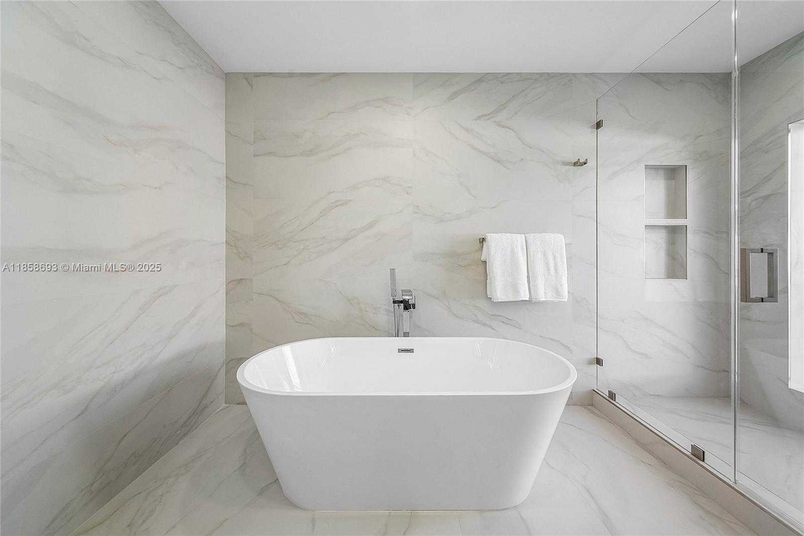 Small Image of 3225 CANAL DR, Pompano Beach Number 33