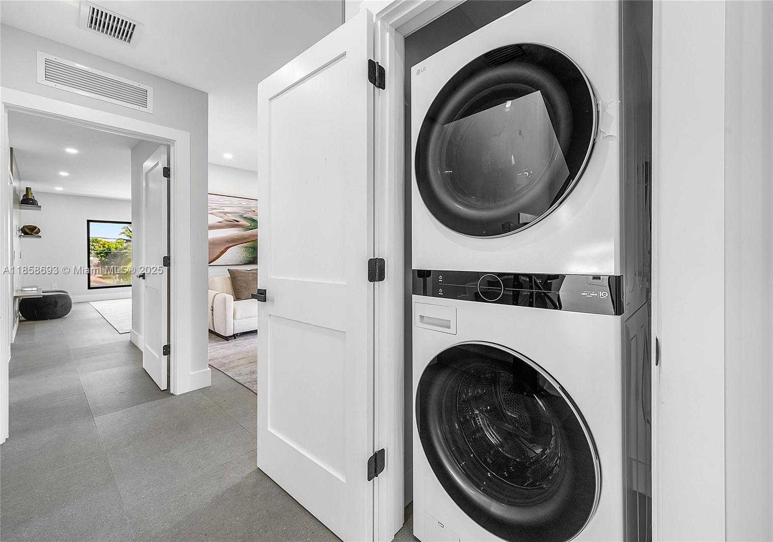 Small Image of 3225 CANAL DR, Pompano Beach Number 34