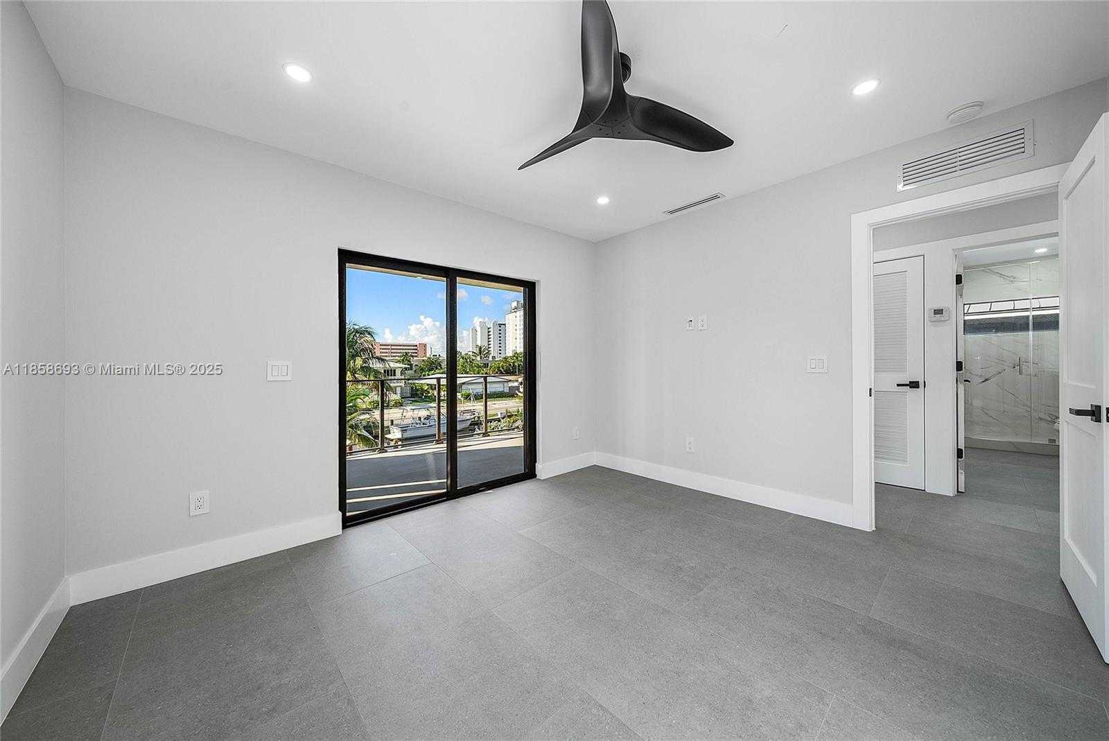 Small Image of 3225 CANAL DR, Pompano Beach Number 36