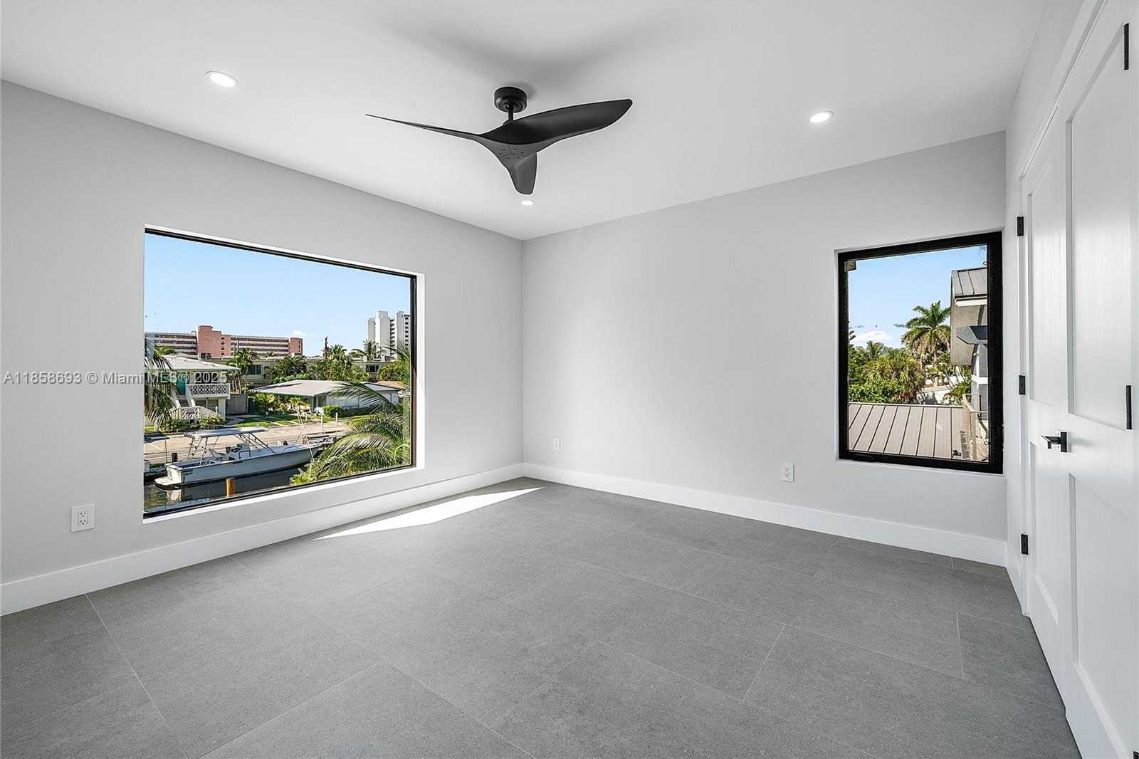 Small Image of 3225 CANAL DR, Pompano Beach Number 37