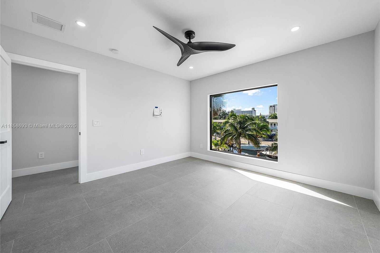 Small Image of 3225 CANAL DR, Pompano Beach Number 38