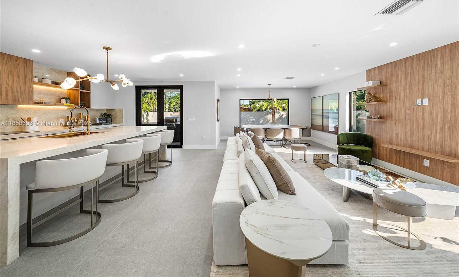 Small Image of 3225 CANAL DR, Pompano Beach Number 4