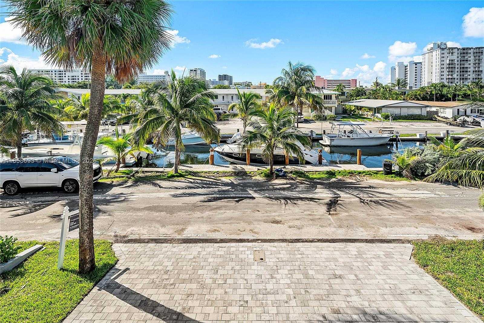 Small Image of 3225 CANAL DR, Pompano Beach Number 42