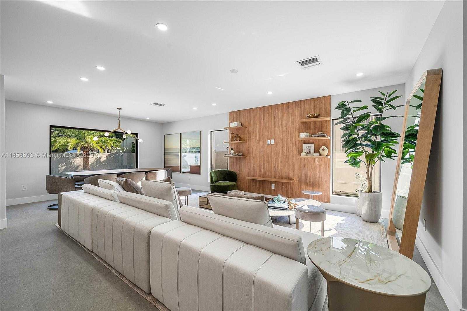 Small Image of 3225 CANAL DR, Pompano Beach Number 5