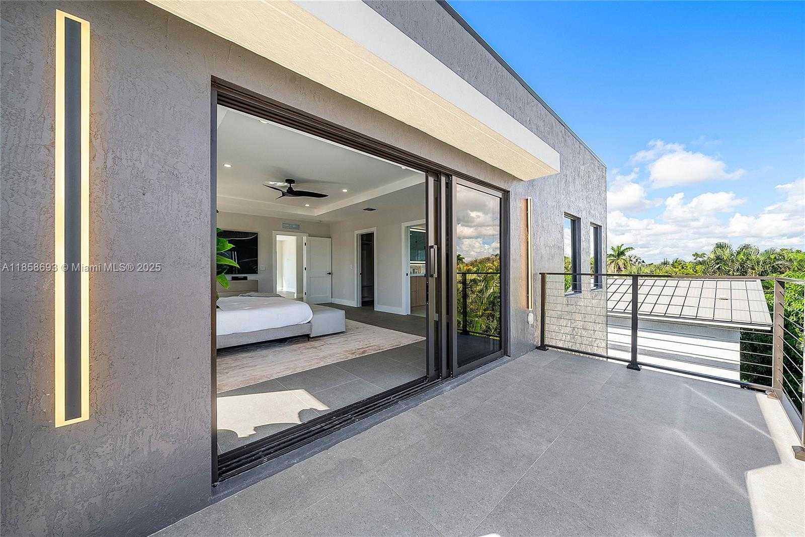 Small Image of 3225 CANAL DR, Pompano Beach Number 64