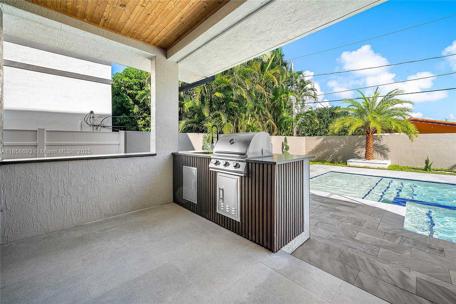 Small Image of 3225 CANAL DR, Pompano Beach Number 68