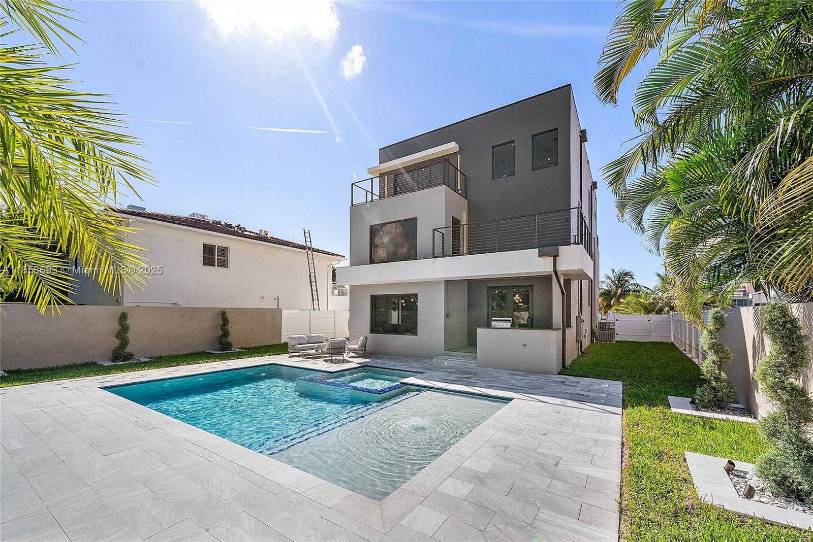 Small Image of 3225 CANAL DR, Pompano Beach Number 74