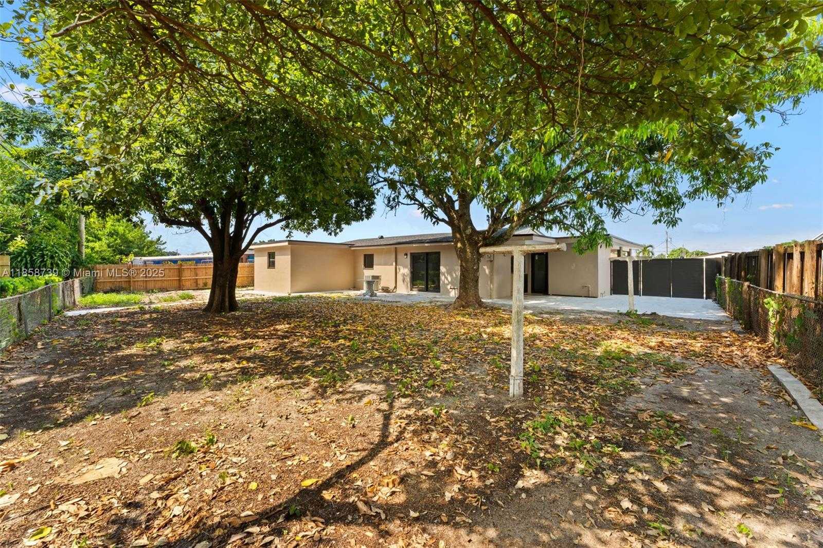 Small Image of 17211 NORTH WEST 43RD AVE, Miami Gardens Number 21