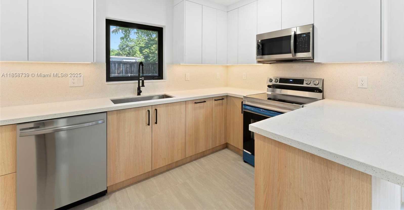 Small Image of 17211 NORTH WEST 43RD AVE, Miami Gardens Number 7
