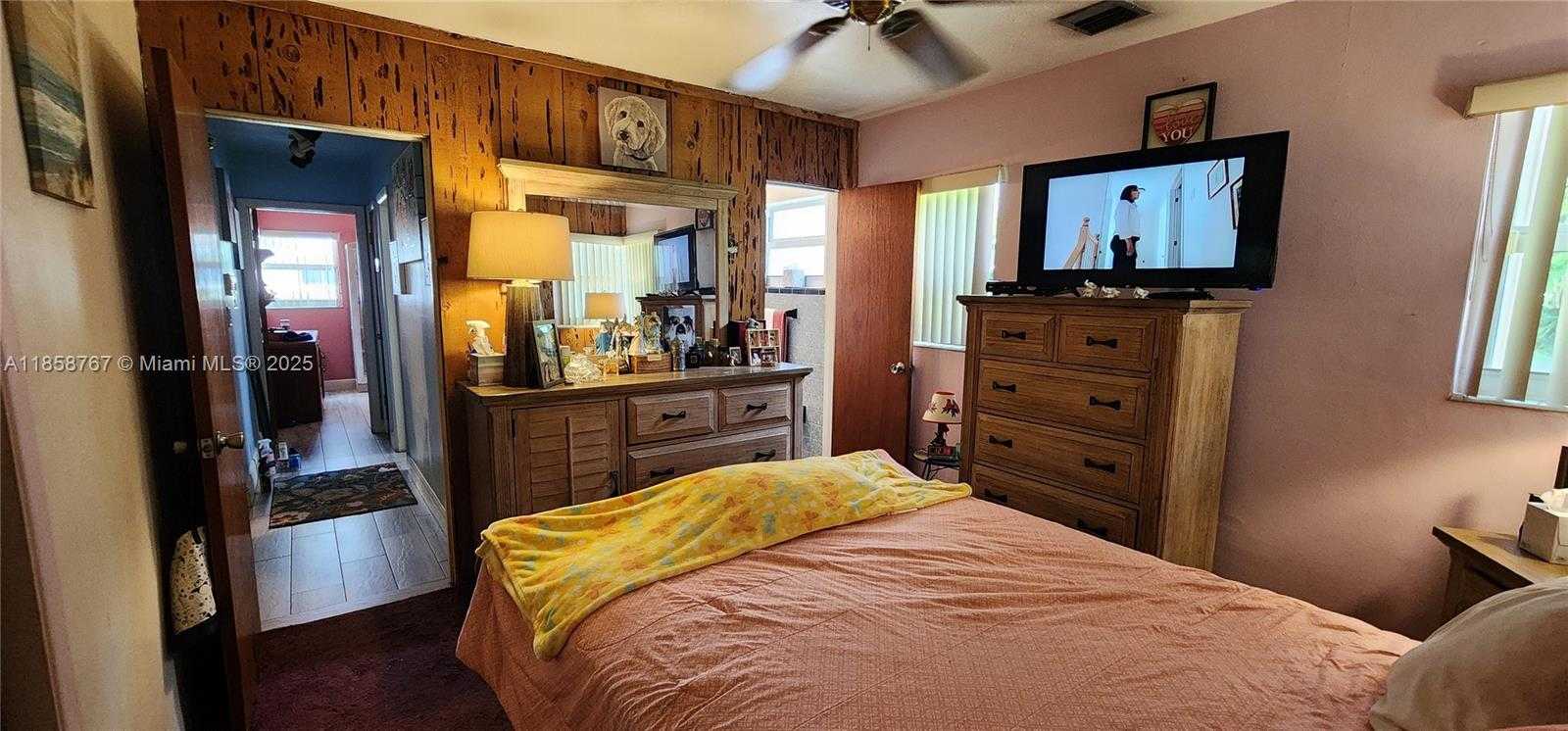 Small Image of 6670 PERRY ST, Hollywood Number 26