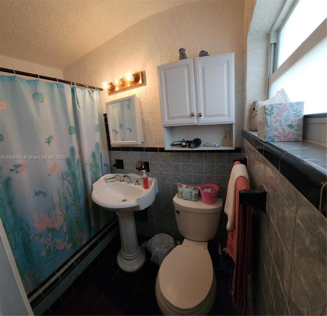 Small Image of 6670 PERRY ST, Hollywood Number 27